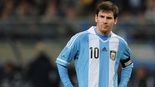 لاعب منتخب فنزويلا يتوعد ليونيل ميسي بأكل كاحليه !!