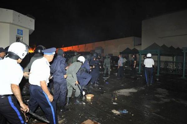 قوات الامن تسيطر على الوضع بسجن عكاشة و تحبط محاولة فرار النزلاء عبر سيارة اسعاف