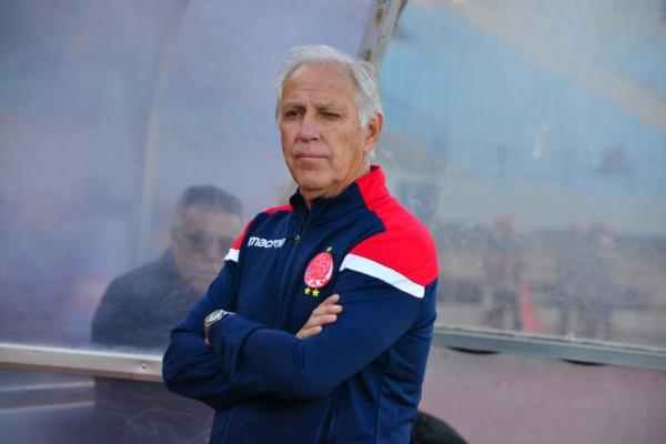 الناصري يقيل "جيرار" تحت ضغط الجمهور الذي طالب بالتخلي عن هؤلاء اللاعبين