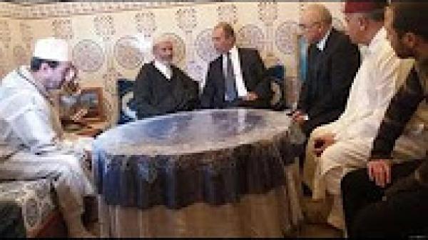 الملك يعزي عائلة محسن فِكري الذي "طحنته" شاحنة الأزبال