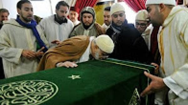 الهمة والزناكي وحصاد والتوفيق في جنازة الشيخ حمزة البودشيشي