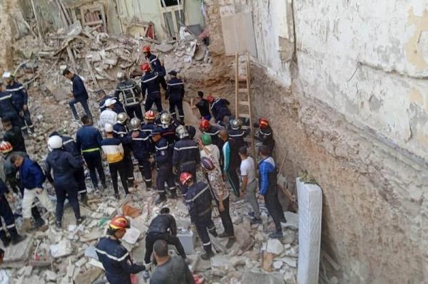 انهيار مبنى من 5 طوابق بالجزائر(فيديو)