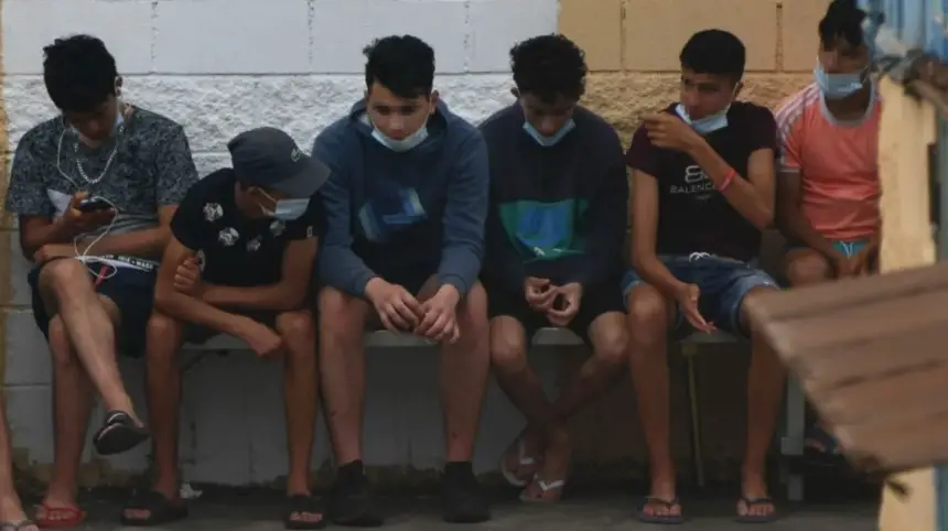 مراكز الإيواء في سبتة تستغيث بعد موجة جديدة من دخول القاصرين المغاربة