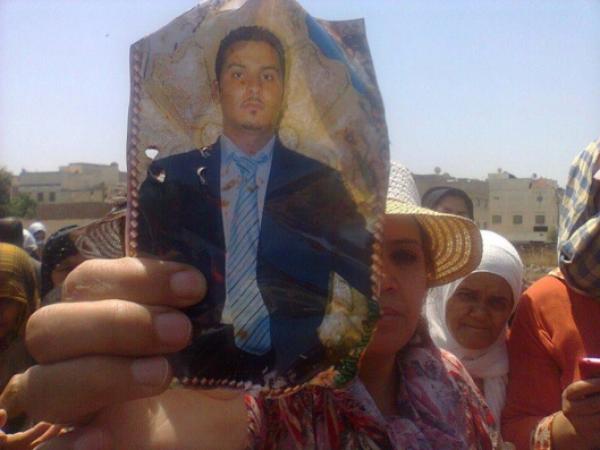 بالفيديو مواطنون يعثرون على أعمال سحرية صبيحة ليلة القدر بأحد مقابر مدينة سطات