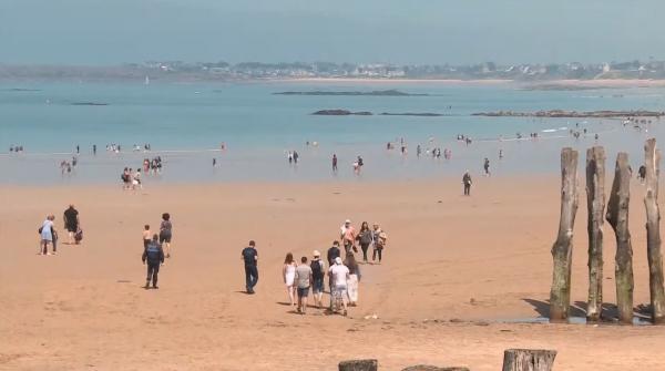 مدن فرنسية تفرض ارتداء الكمامات في الشوارع وقواعد صارمة على الشواطئ