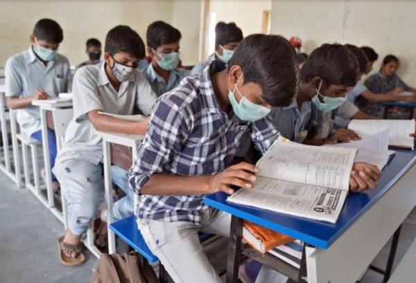 إغلاق المدارس في الهند العاصمة وفرض قيود سفر جديدة بسبب كورونا