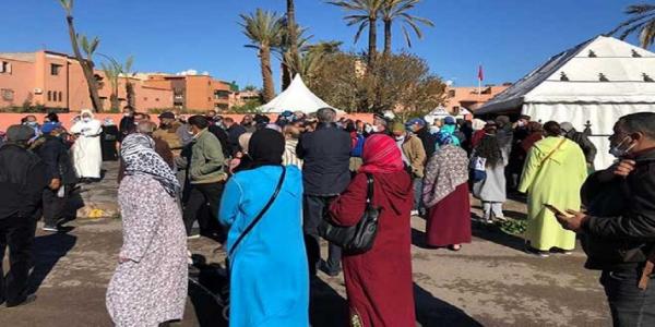 السلطات المحلية تُوضح بخصوص الاكتظاظ أمام مركز تلقيح بالدار البيضاء