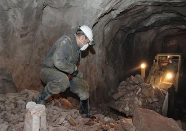 هكذا أودت صخرة عملاقة بحياة عامل بمنجم بأزيلال