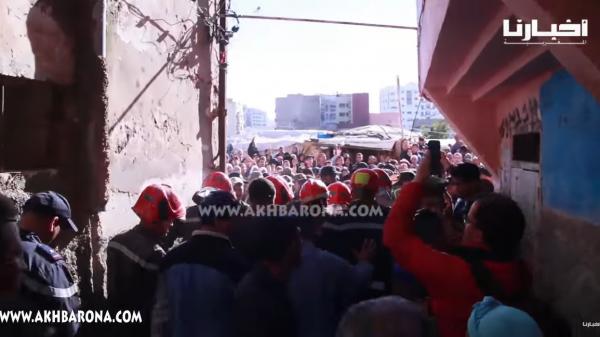 بالفيديو: إخراج جثة آخر ضحايا انهيار منزل بالمدينة القديمة بالبيضاء