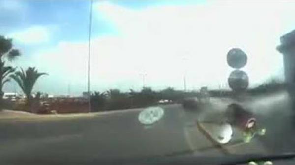 حافلة كادت ان تتسبب في كارثة غلى الطريق السيار بالدارالبيضاء