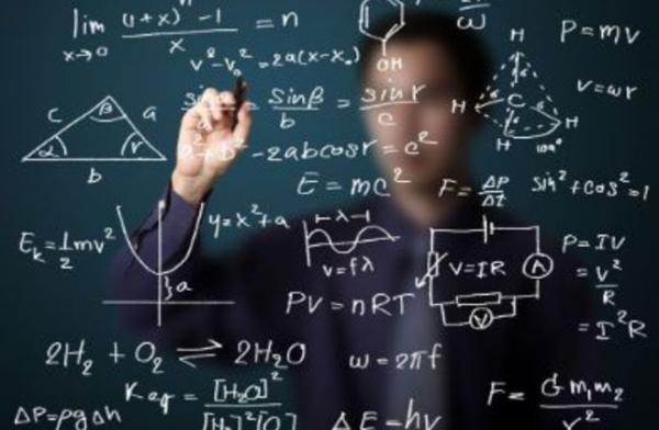 تتويج أستاذ رياضيات مغربي بجائزة عالمية في الهند