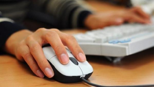 اعتقال تلميذ هدد بنشر صور خليعة لوزير أردني