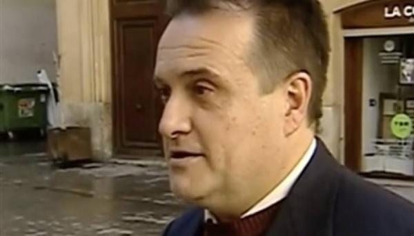 موظف محتال يتغيب عن العمل 10 سنوات دون ملاحظة زملائه