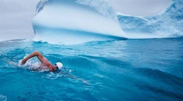 السباحة في المياه الباردة تساعد على خسارة الوزن