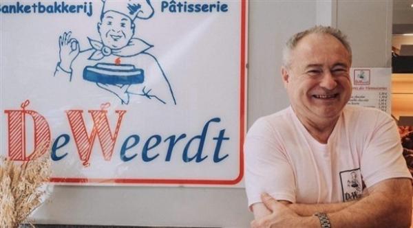 مخبز بلجيكي يفاجئ زبائنه بقطع ذهبية في الكعك