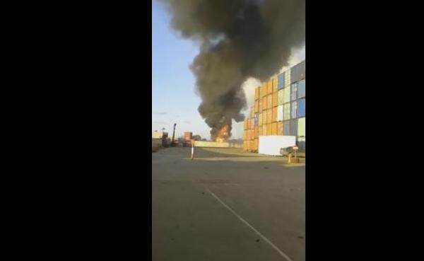 حريق بعد انفجار في مصنع للصلب بعين حرودة