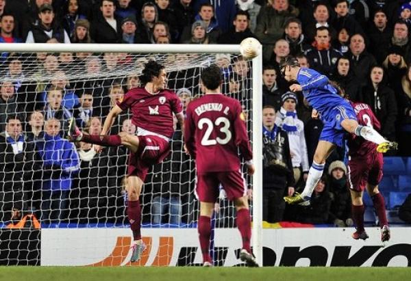 بالفيديو - تشيلسي يهزم روبين ويقترب من ربع نهائي "يوروبا ليغ"