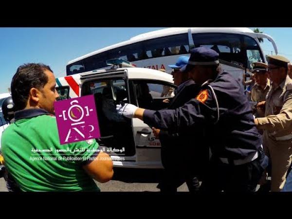 بالفيديو..هاكيفاش هرب حسبان من الجمهور في طومبيلة ديال البوليس