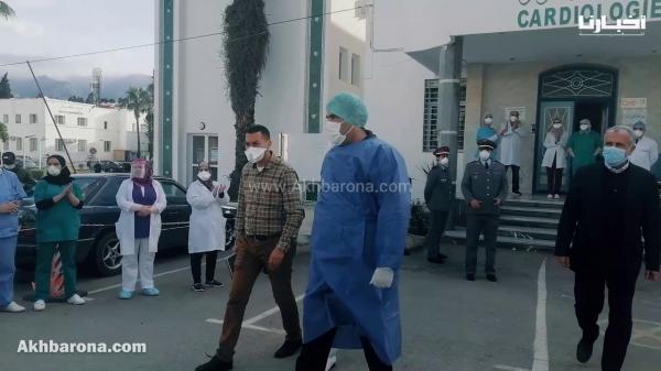 مستشفى تطوان..لحظة خروج متعاف جديد من كوفيد 19