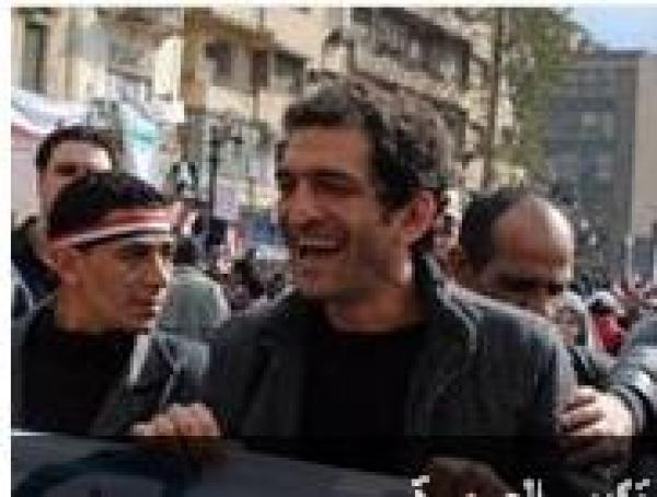 عمرو واكد يفقد أعصابه في اتصال بالتليفزيون المصري