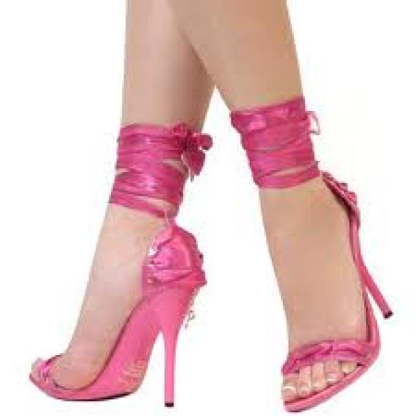 نصائح لتجنّب الآلام الناتجة عن إنتعال الكعب العالي 