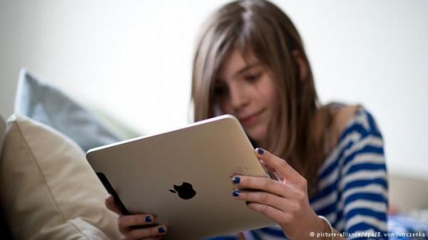 الأجهزة الرقمية تقلل من قدرة الأطفال على انجاز الواجبات المدرسية