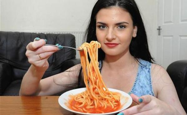 بريطانية تعيش برهاب يجعلها لا تأكل سوى "السباغيتي"
