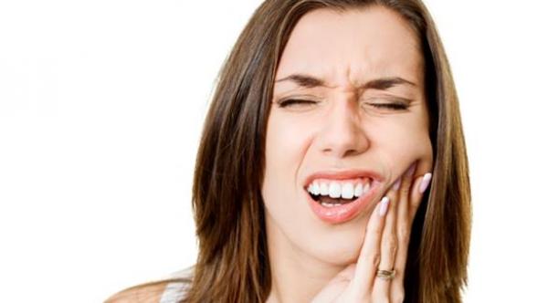 نصائح لتخفيف ألم الأسنان من دون أدوية