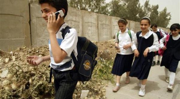 ما السن المناسب لإعطاء الطفل هاتف شخصي؟