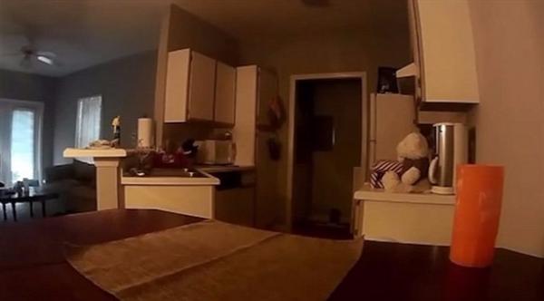 بالفيديو: أمريكي يصور "الأشباح" تعبث بأغراض مطبخه