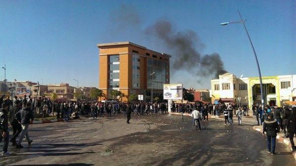 وجدة على صفيح ساخن : اشتباكات دامية بين الطلبة والقوات العمومية وإصابات في صفوف الطرفين