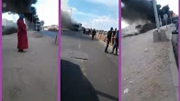 لحظة احتراق حافلة للنقل الحضري بالدار البيضاء