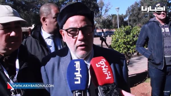 بنكيران: ماء العينين مطلبتنيش نتضامن معاها وهي قادة براسها