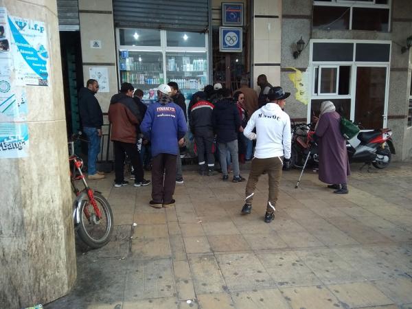 مصائب قوم..الخبز ب4 دراهم في يوم الاضراب بالعاصمة الرباط!