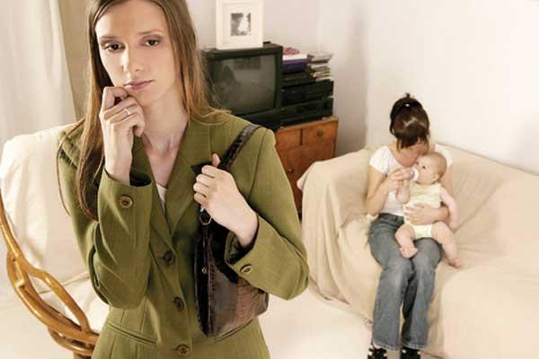 أطفال يكتسبون عادات سيئة من الخادمات