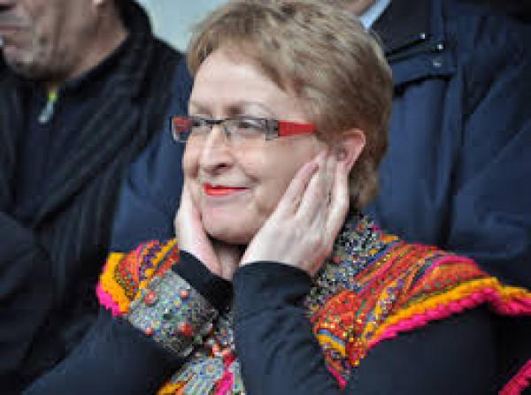 وزيرة جزائرية تقول أن الصلاة هي أكبر إهانة للإنسان