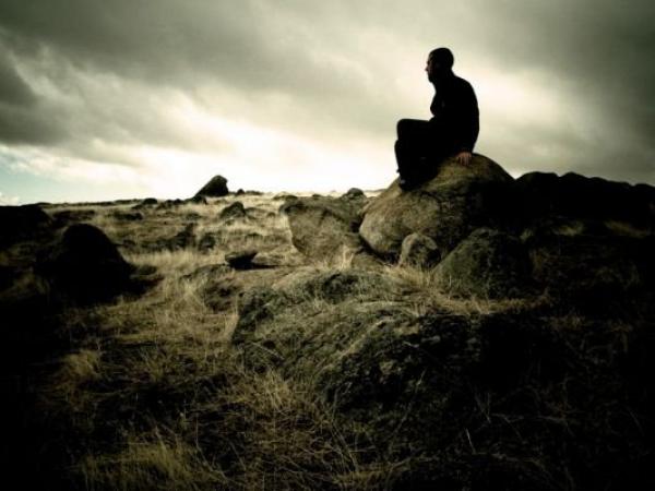 أسباب الهموم والأحزان