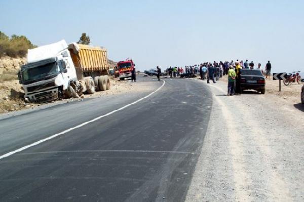 وفاة شخصين نتيجة حادثة سير مميتة بالقرب من قرية بن قريش تطوان