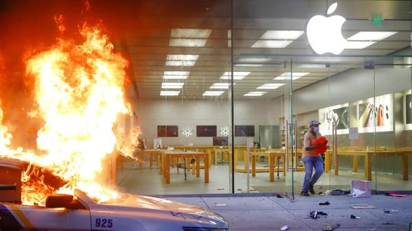 ”أنت قيد المتابعة"... أبل تلاحق سارقي هواتفها في الأحداث الأخيرة بالولايات المتحدة