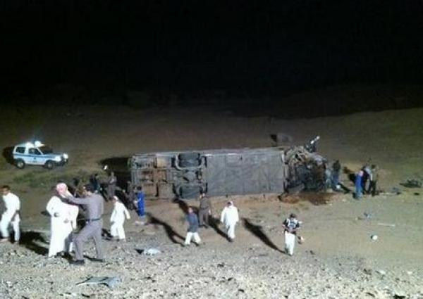 مصرع 10 وإصابة 43 في حادث تصادم 3 مركبات على طريق مكة المكرمة