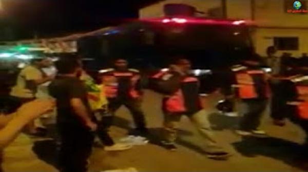 شباب الحسيمة يودعون بإحتفالية رجال القوات العمومية