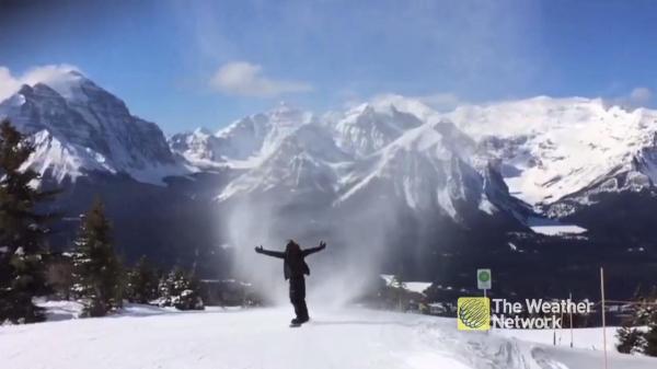 بالفيديو: لحظة اختفاء متزلج داخل زوبعة ثلجية
