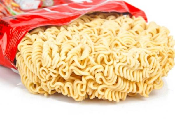 الـ"نودلز".. خطر على الصحة