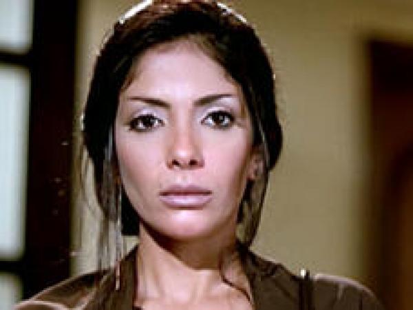 منى زكي: يجب محاكمة حبيب العادلي