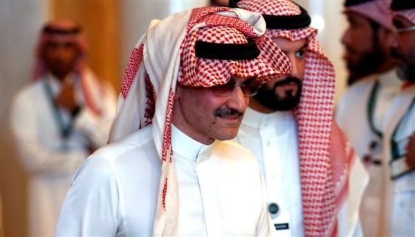 بالفيديو.. الوليد بن طلال يفاجئ بائعة شاي بهدية غير متوقعة