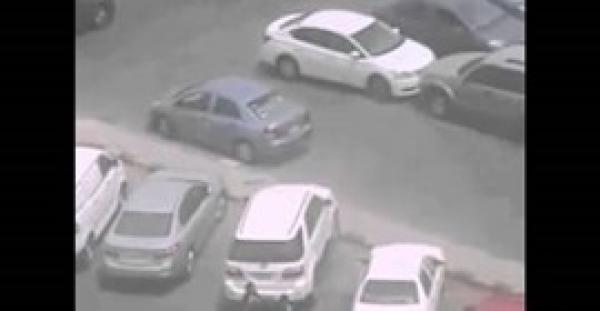 بالفيديو.. شاهد كيف تستقطب 3 بائعات هوى الرجال بالسعودية