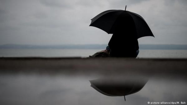 لهذا ينصح الخبراء بعدم شرب مياه المطر!