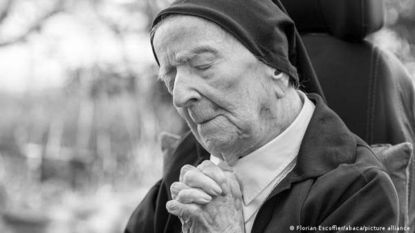 وفاة "الأخت أندريه" أكبر معمّرة في العالم"