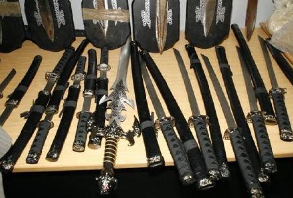 حجز 60 سيفا من نوع &quot;ساموراي&quot; بميناء الناظور 