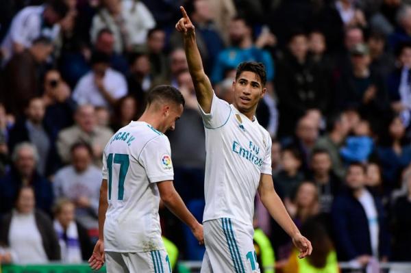 فريق إنجليزي عريق يتقدم بعرض لضم "حكيمي" والريال متردد